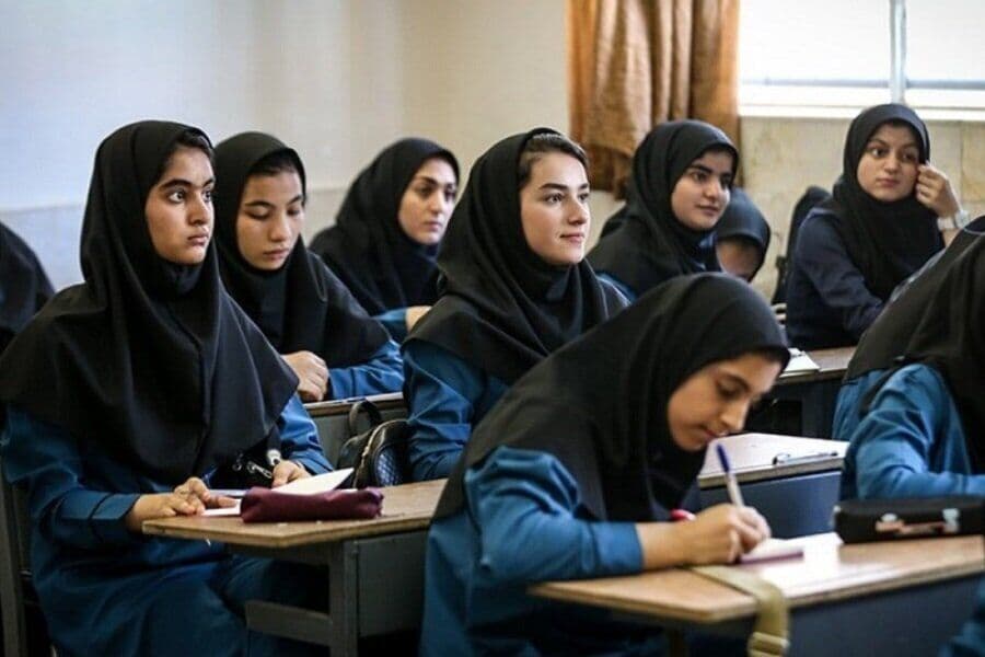 تنوع مدارس باید کاهش یابد؛ تغییر شیوه حمایت از دانش‌آموزان شاهد