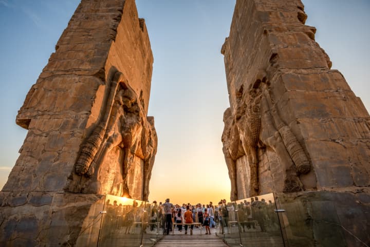 درخواست باستان‌شناسان از پزشکیان برای نجات حریم تخت‌جمشید